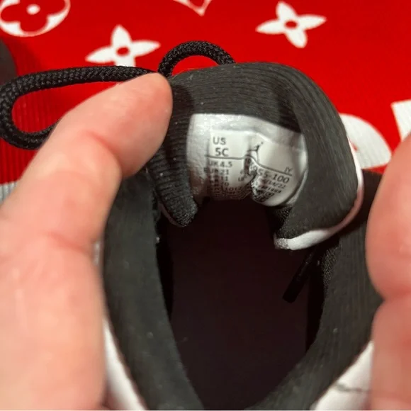 ❤️like new little jordan 12 floral size 5C - Picture 3 of 6